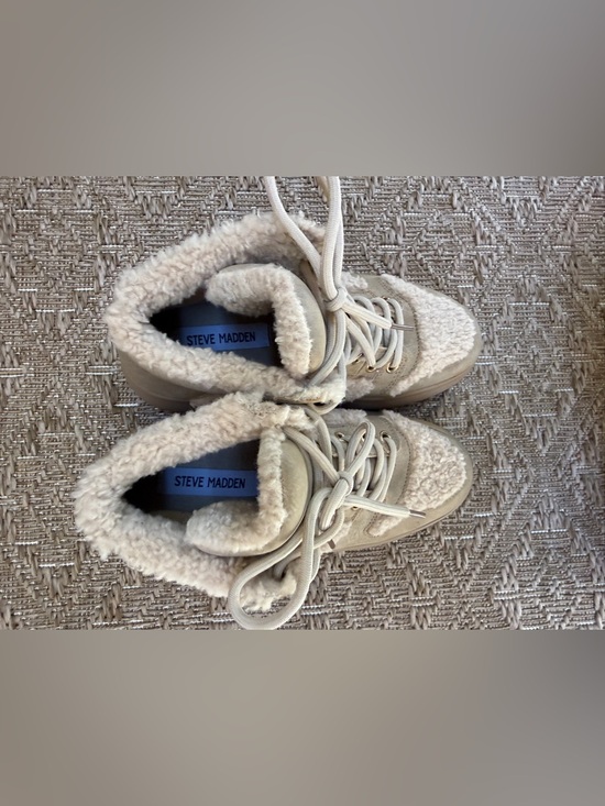 Steve Madden Tan Platform Lace-Up Shearling Boots size 6 - Picture 8 of 10